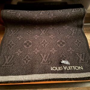 Authentic Louis Vuitton My Manogram eclipse scarf, 100% wool